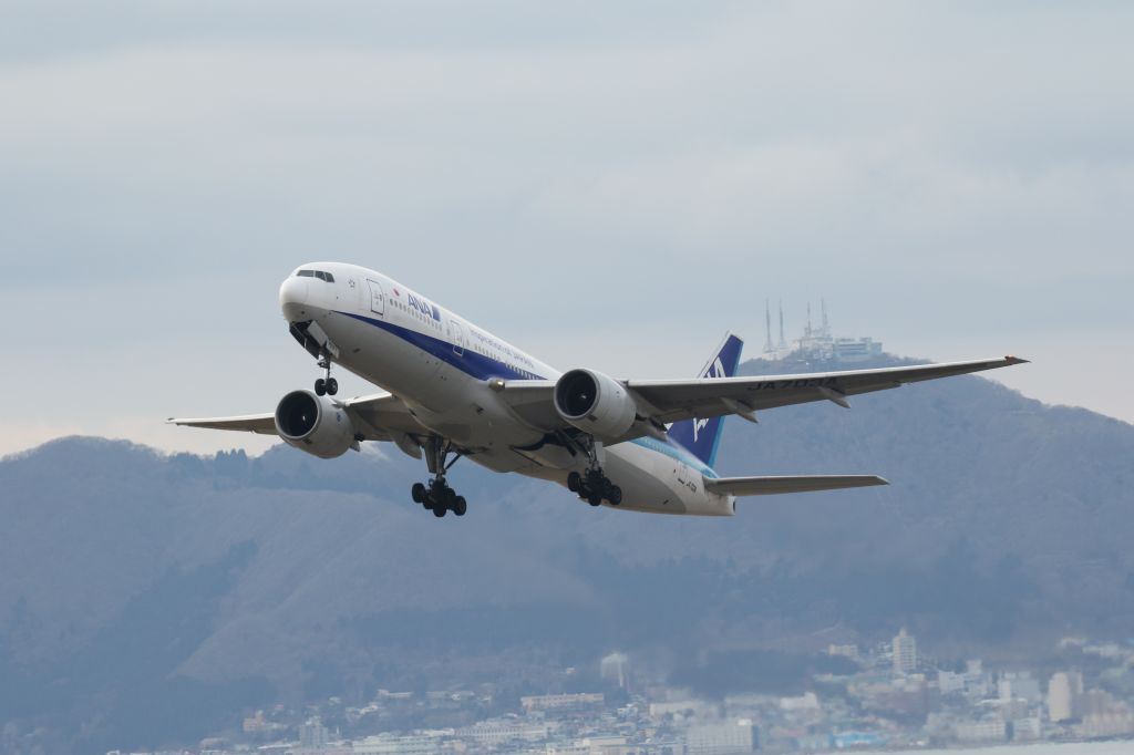 Boeing 777-200 (JA703A) - 23 December 2015(Wed): HKD-HND