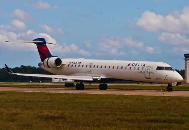 Canadair Regional Jet CRJ-700 (N340CA)