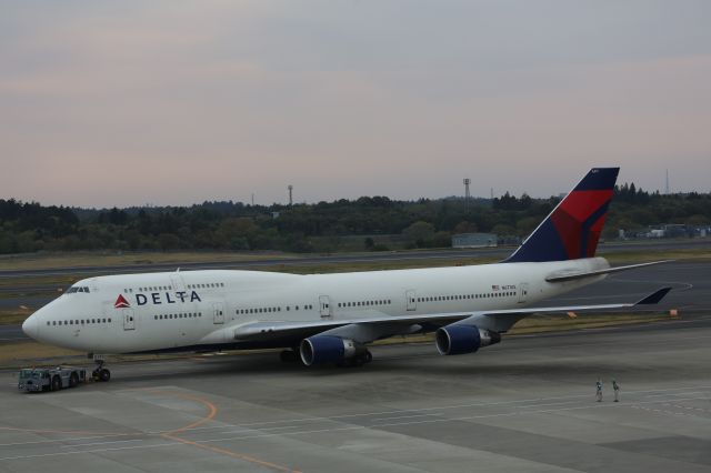 Boeing 747-400 (N669US)