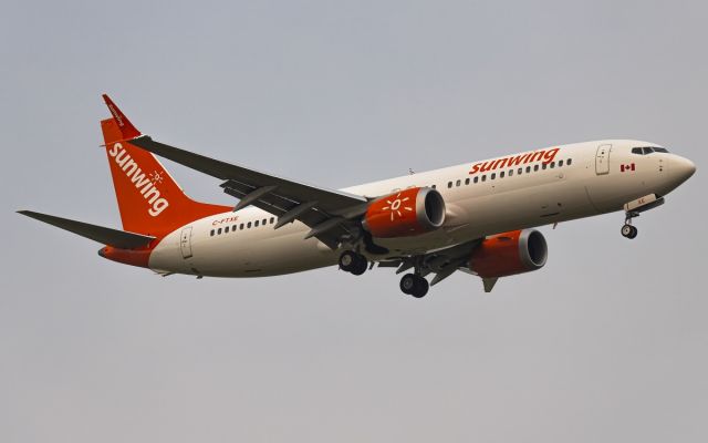 Boeing 737 MAX 8 (C-FTXE)