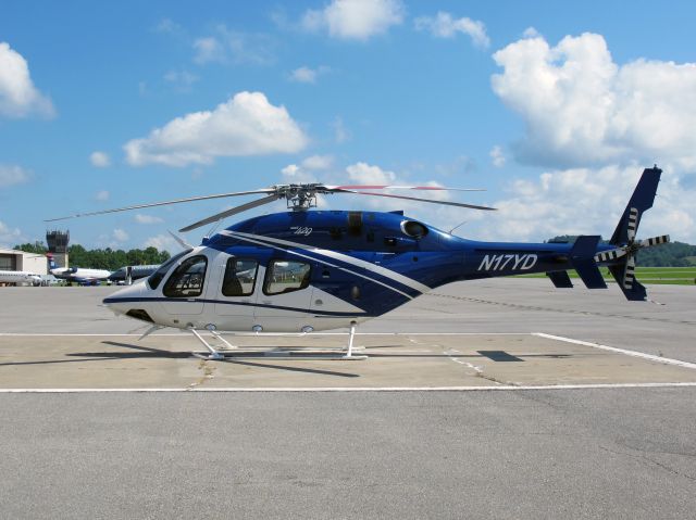 Bell 429 GlobalRanger (N17YD) - A very modern, safe helicopter.