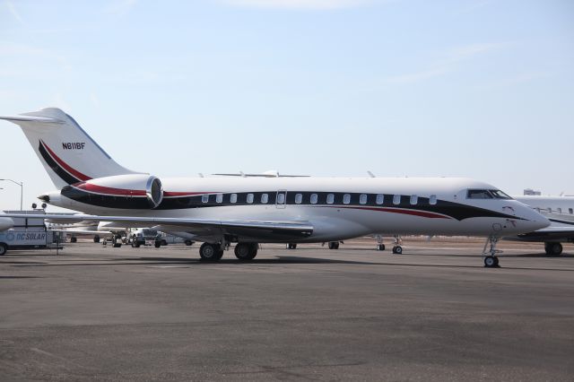 Bombardier Global Express (N611BF)