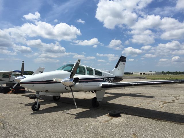 Beechcraft 55 Baron (N9122S)