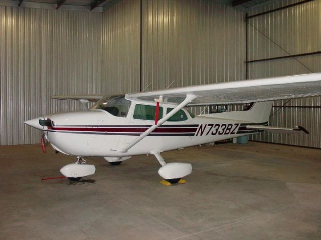 Cessna Skyhawk (N733BZ)