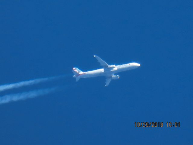 Airbus A321 (N584UW)