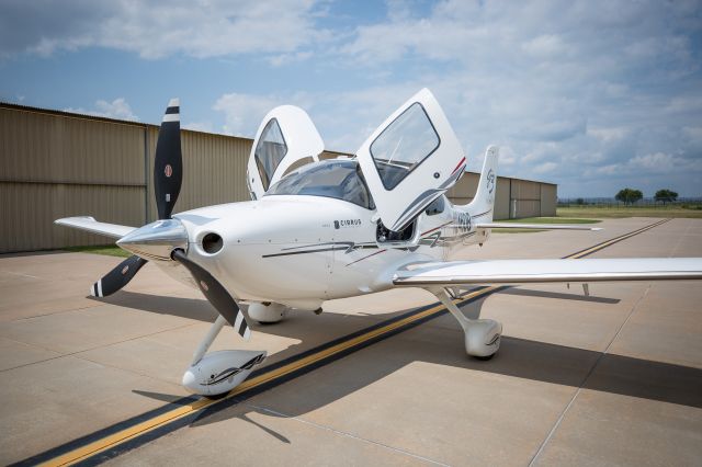 Cirrus SR-22 (N246DB)