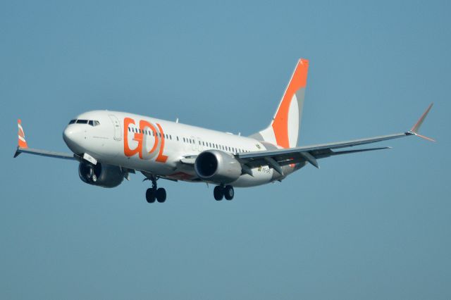 Boeing 737-700 (PS-GPL)