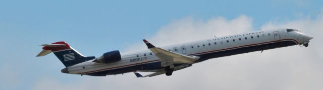 Canadair Regional Jet CRJ-900 (N922FJ)