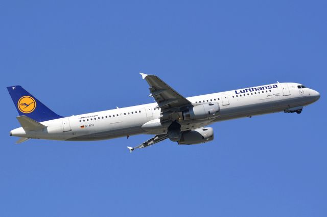 Airbus A321 (D-AIST)