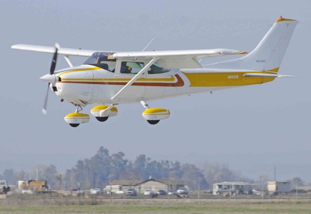 Cessna Skylane (N94328)