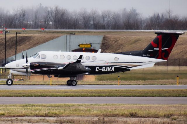 Beechcraft Super King Air 350 (C-GJKA) - C-GJKA arriving into the Buffalo Niagara International Airport from Teterboro as NDL350 (Chrono Aviation)