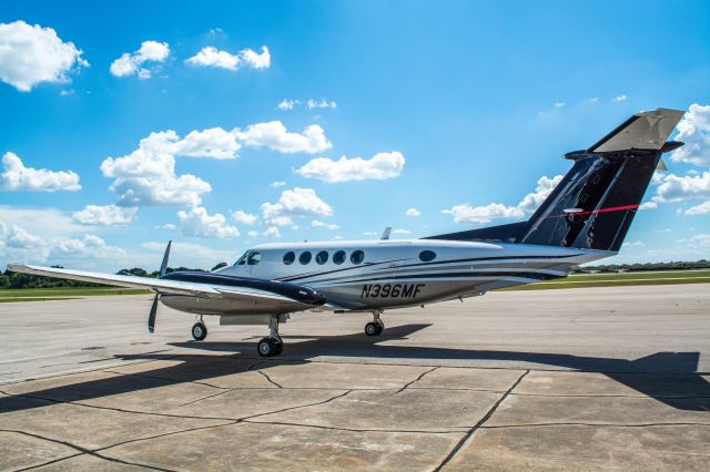 Beechcraft Super King Air 200 (N396MF)