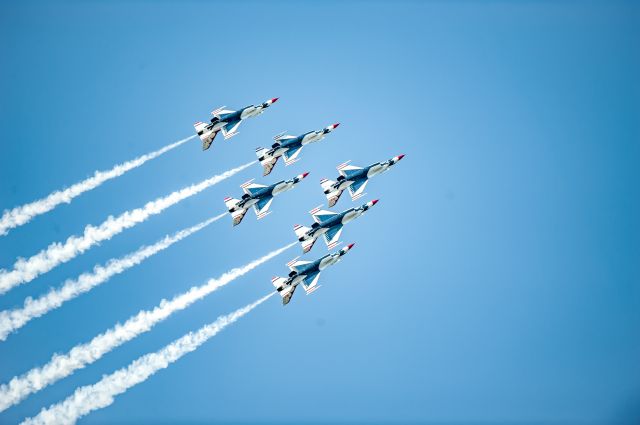 Lockheed F-16 Fighting Falcon — - SWF 2016 Airshow. Thunderbirds