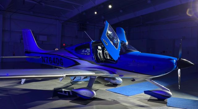 Cirrus SR-22 (N764DG)