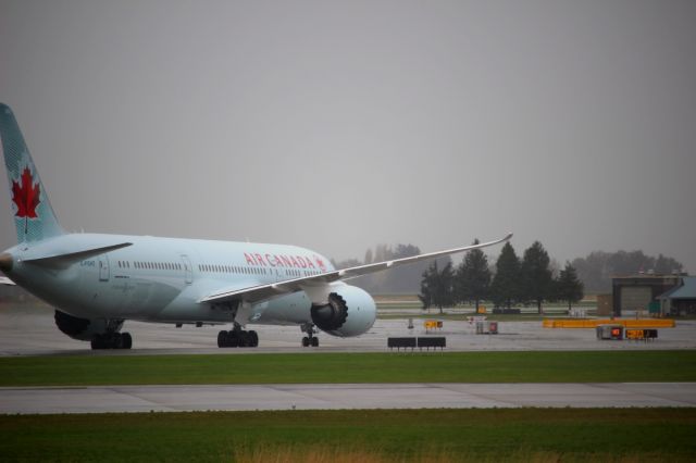 Boeing 787-9 Dreamliner (C-FGHZ)