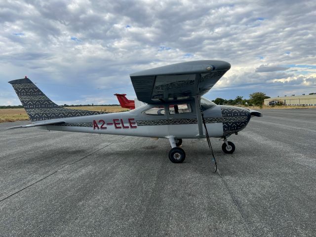 Cessna Skylane (A2-ELE) - At Maun, Botswana. 18-MAY-2022.