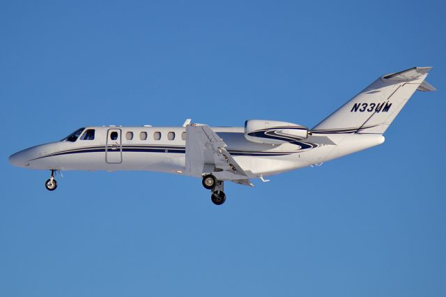 Cessna Citation CJ3 (N33UM) - N33UM landing 5R at Willow Run on 02/12/2015