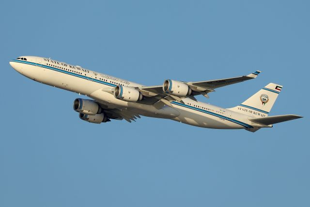 Airbus A340-500 (9K-GBB) - 'KUWAITI GOVERNMENT 007' departing on 31L    (9/18)