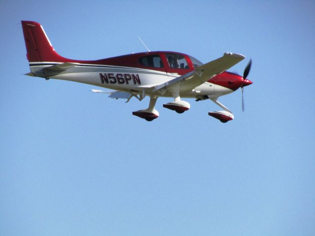 Cirrus SR-22 (N56PN) - Landing RWY 20R