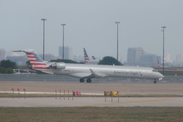 Canadair Regional Jet CRJ-200 (N946LR)
