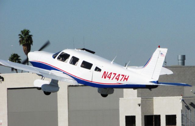 Piper Saratoga (N4747H) - Taking off RWY 24