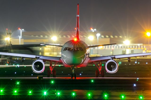 Airbus A321 (TC-JTD) - the last one last sunday in Frankfurt, 10:38 p.m. 2016-04-10. Its a brandnew jet!! First picture here!! 300 meters away!!