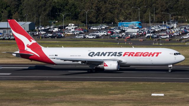 BOEING 767-300 (VH-EFR)