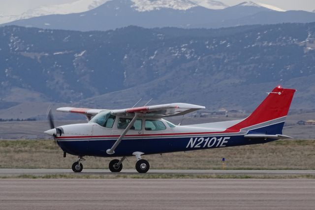 Cessna Skyhawk (N2101E)