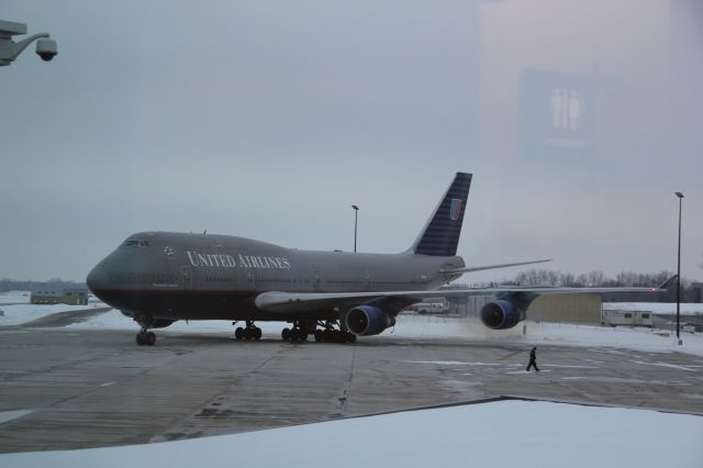 BOEING 767-300 (N673US)