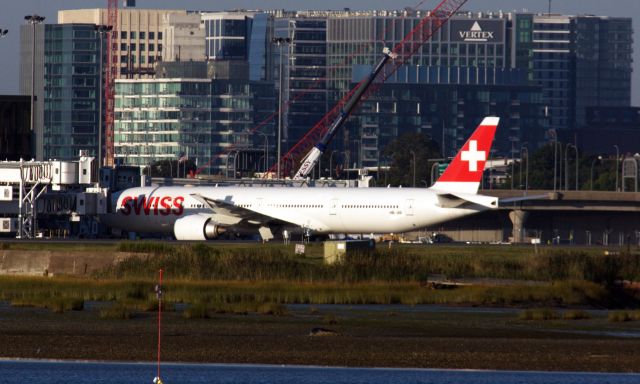 BOEING 777-300ER (HB-JNI)