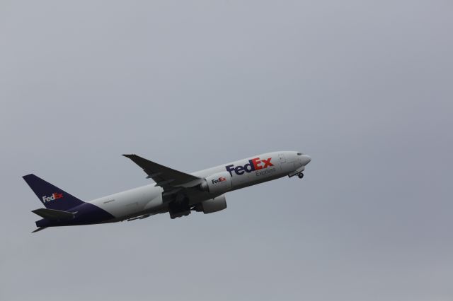 Boeing 777-200 (N890FD)