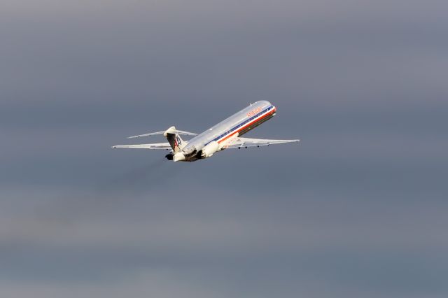 McDonnell Douglas MD-80 —