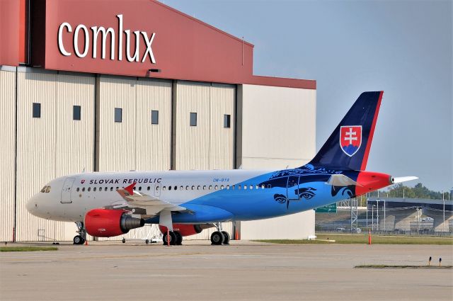 Airbus A319 (OM-BYA)