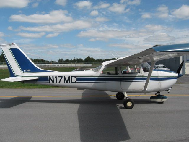 Cessna Skyhawk (N17MC)