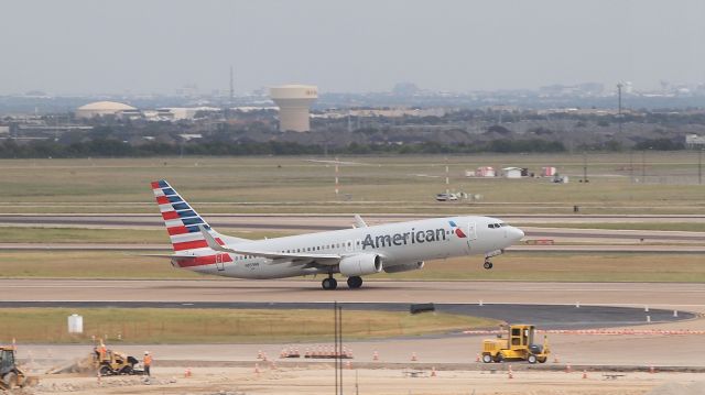 Boeing 737-800 (N859NN)