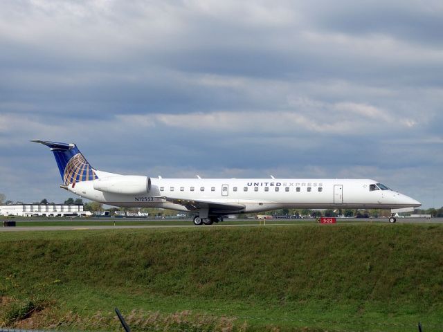 Embraer ERJ-145 (N12552)