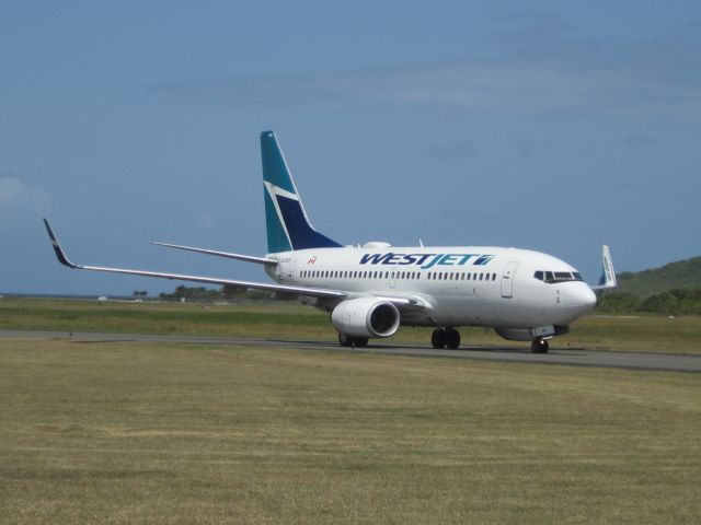 Boeing 737-700 (C-GUWS)