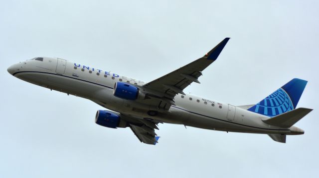 Embraer 175 (N615UX) - 5/12/21