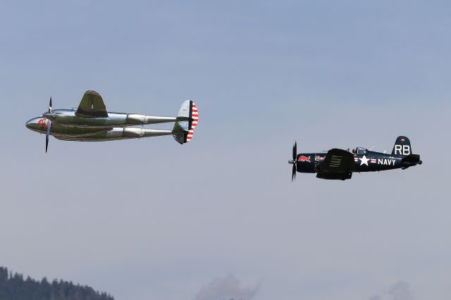 Lockheed P-38 Lightning (N25Y)