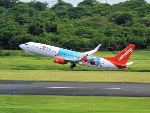 Boeing 737-800 (C-FDBD)