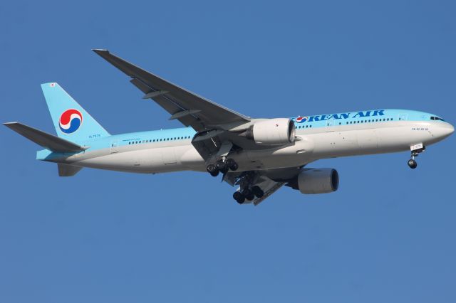 Boeing 777-200 (HL7575)