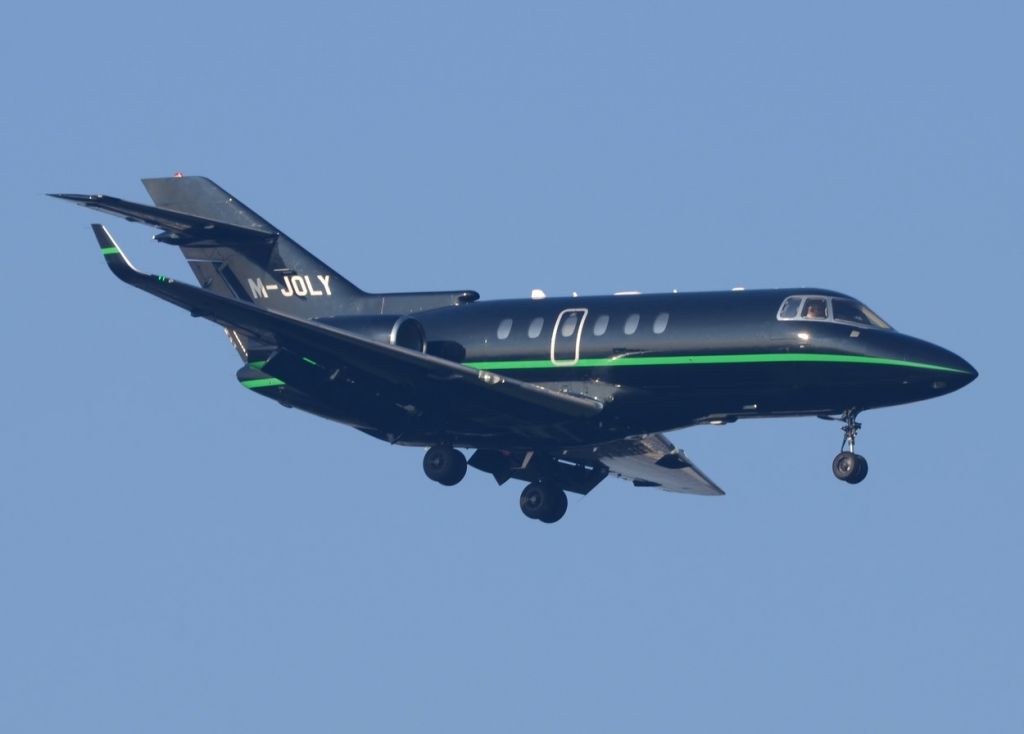 Hawker 800 (M-JOLY) - 17/01/2013