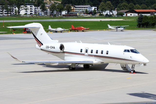 Bombardier Challenger 300 (CS-CHA)