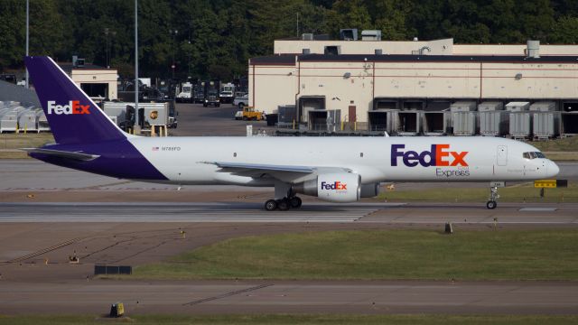 Boeing 757-200 (N786FD)