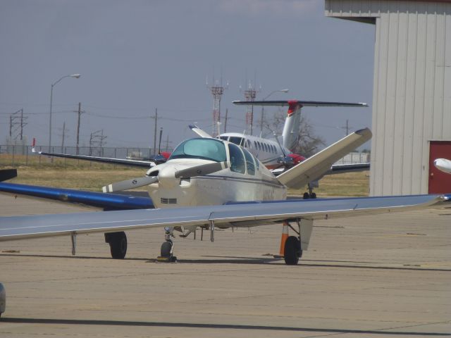 Beechcraft 35 Bonanza (N6054E)