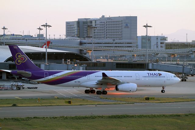 Airbus A330 (HS-TBA) - thai