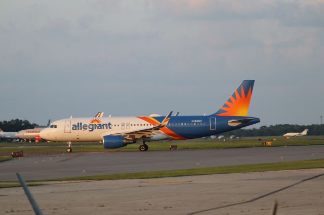 Airbus A320 (N194NV) - 7/1/23 turning on to Rwy 09L