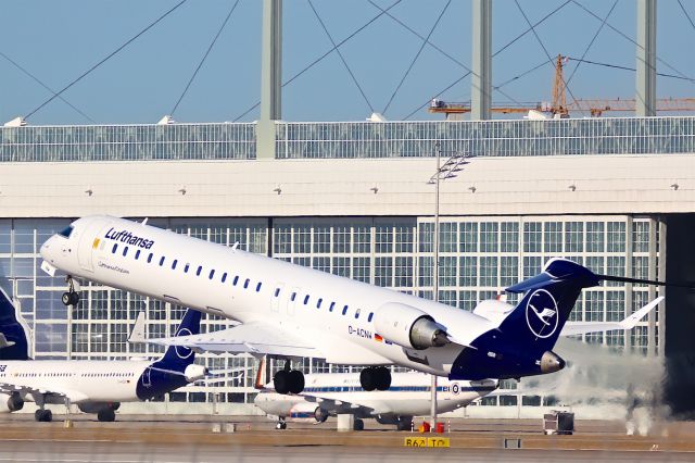 Canadair Regional Jet CRJ-900 (D-ACNW)