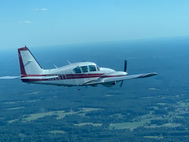 Piper Aztec (N62677)