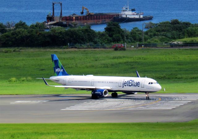 Airbus A321 (N970JB)